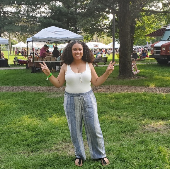 Meet your Posher, Melissa - Picture 1 of 1